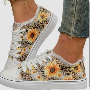 Canvas Low Top Sneakers Sunflower Print Platform Sole Sz 42/11US New